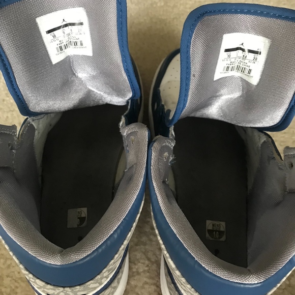 Air Jordan 1 Mid True Blue 554724-107 Sz10 *Rare* - Picture 2 of 7